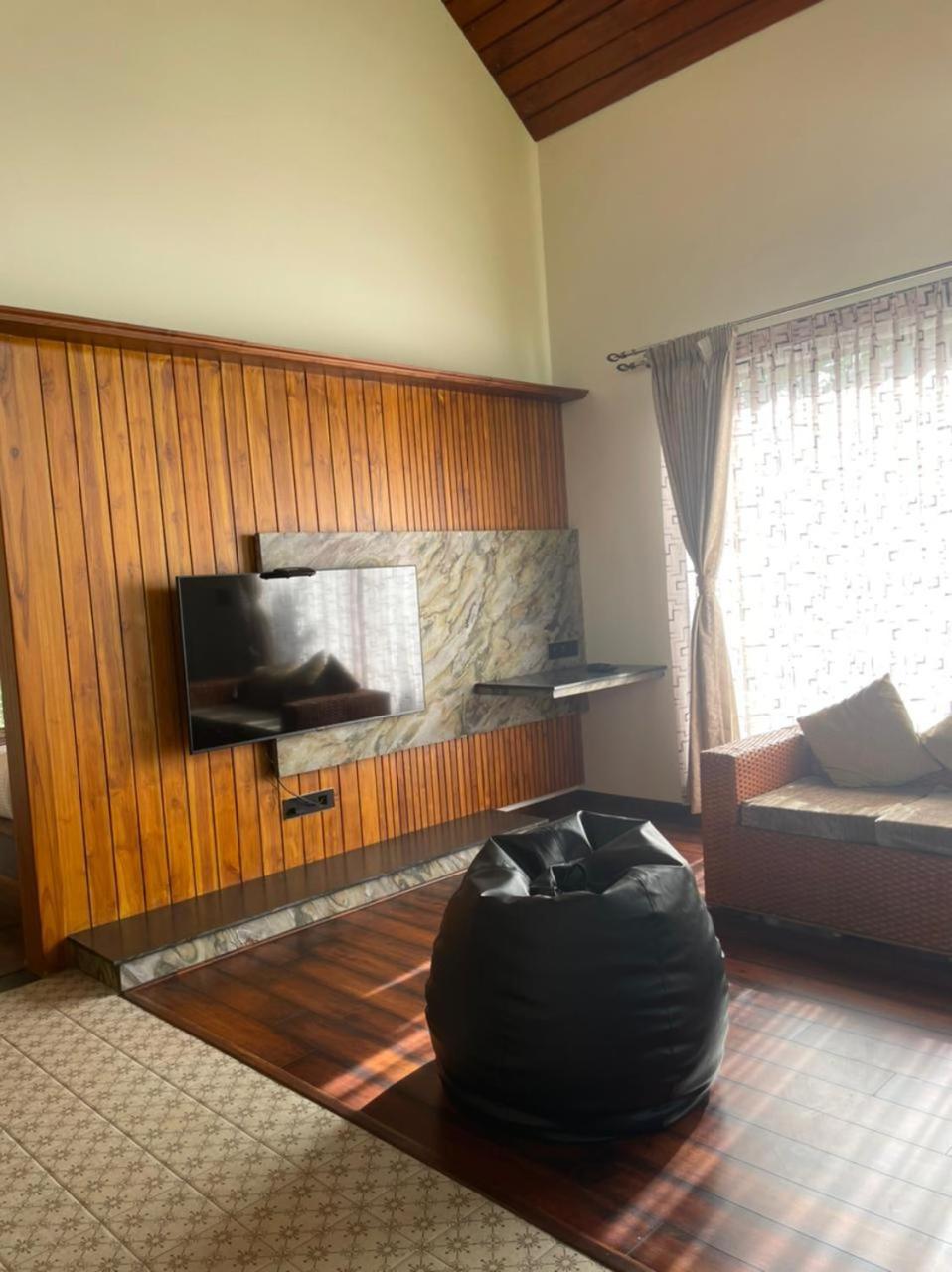 Biranji Aqua Retreat Hotel Chikmagalūr Kültér fotó
