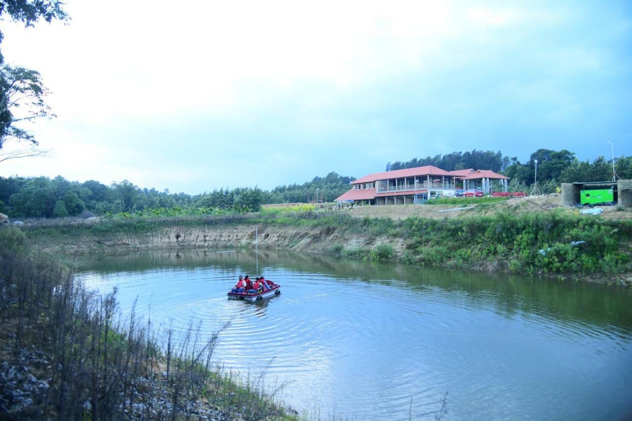 Biranji Aqua Retreat Hotel Chikmagalūr Kültér fotó